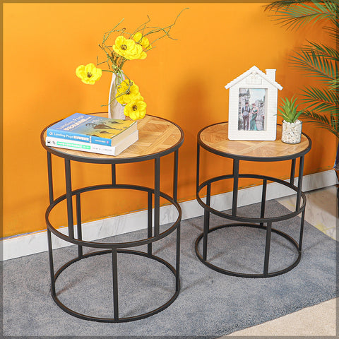 Add a touch of elegance to any room with our Set of 2 Wooden Round Accent Tables. 